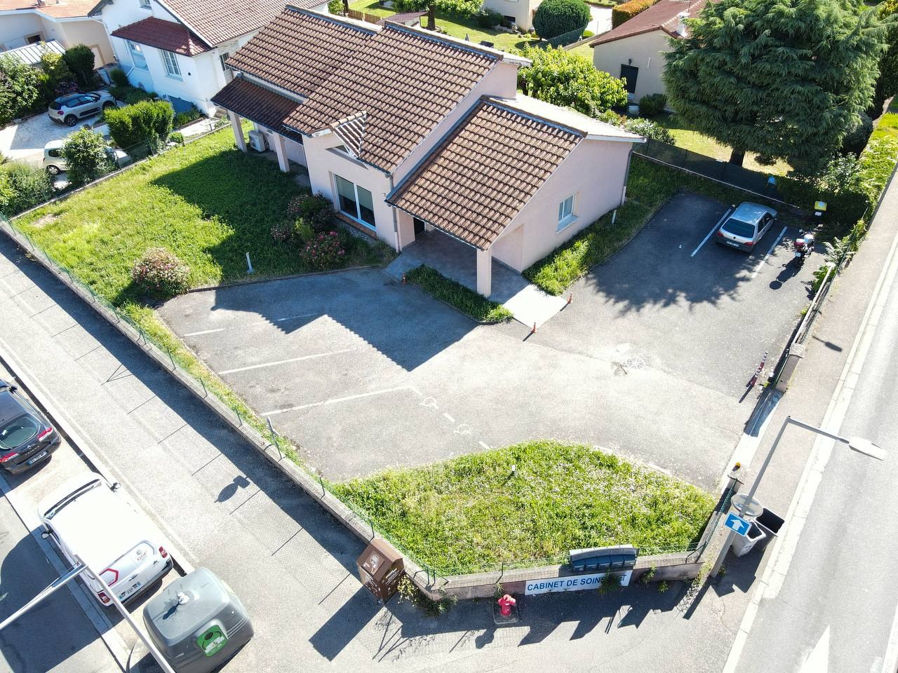 cabinet ostéopathie Feyzin extérieur avec parking