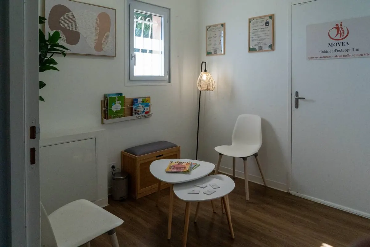 salle d’attente du cabinet ostéopathie Feyzin accessible poussette et PMR